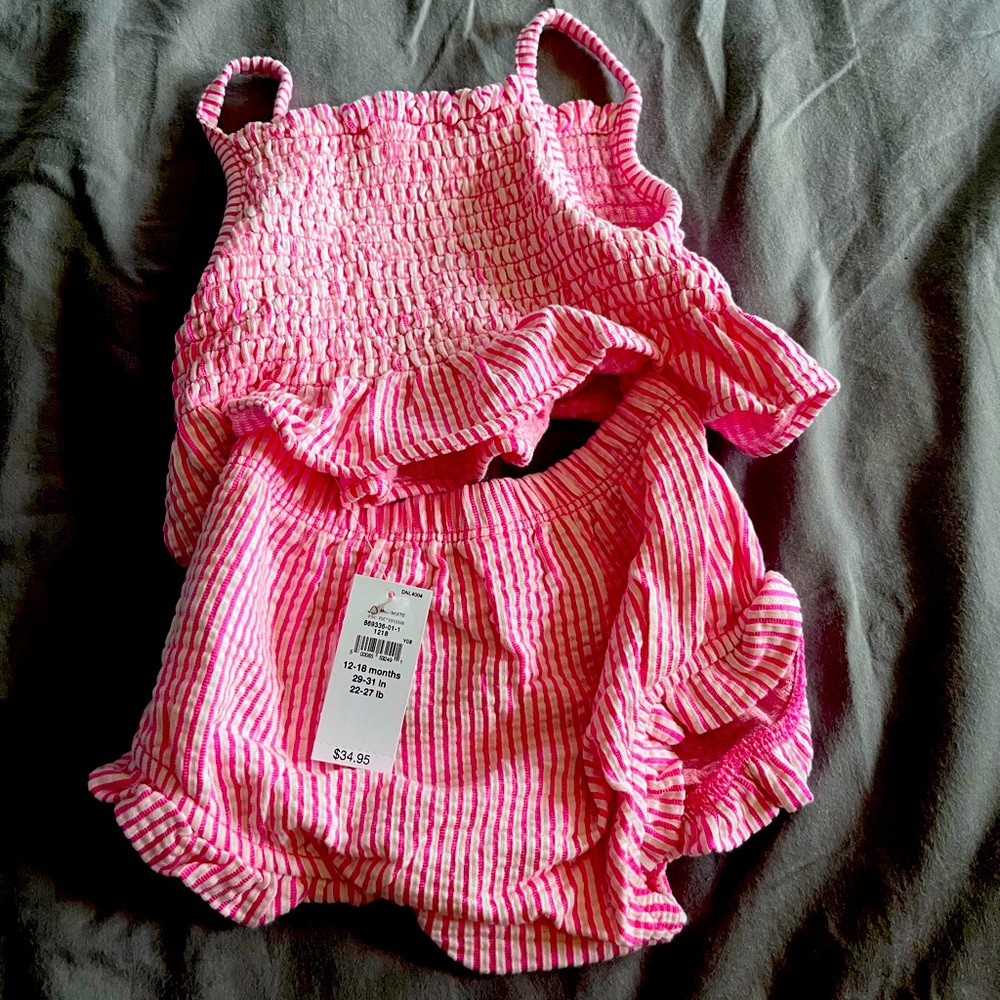 NWT baby gap pink and white striped set size 12-18 month!